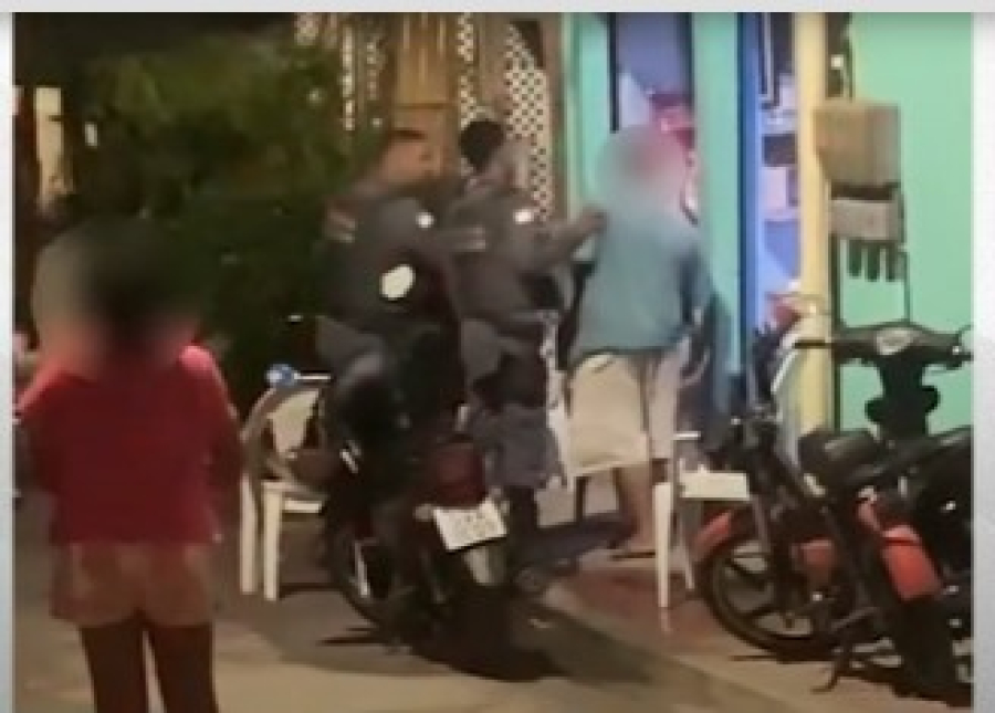 Policial dá tapa no rosto de homem imobilizado em Vitória e causa revolta