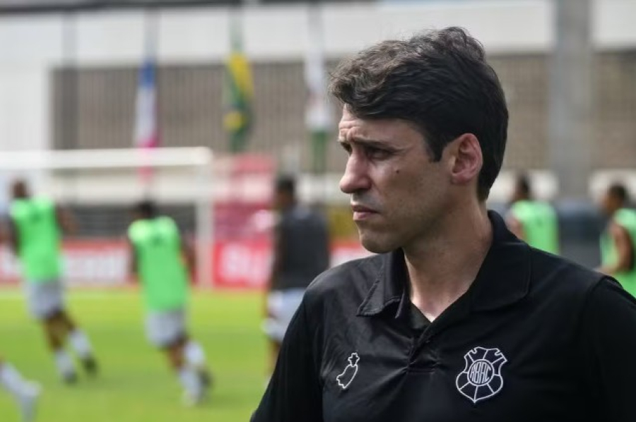 Crise e ruptura: Rio Branco-ES demite técnico Ricardo Colbachini