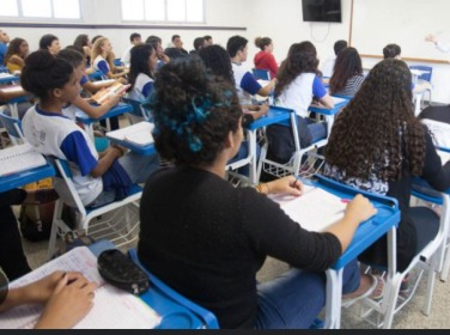 Superlotação nas Escolas da Serra: Fórum de Diretores Repudia Medida da Prefeitura e Expõe Crise na Educação